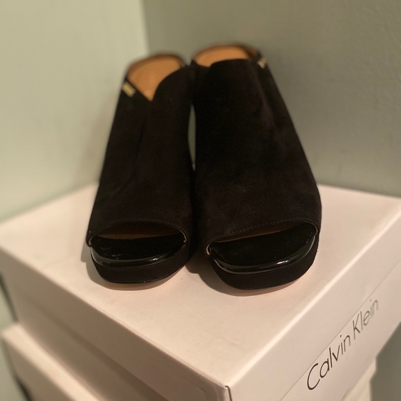 Shoes - Picture 3 of 3